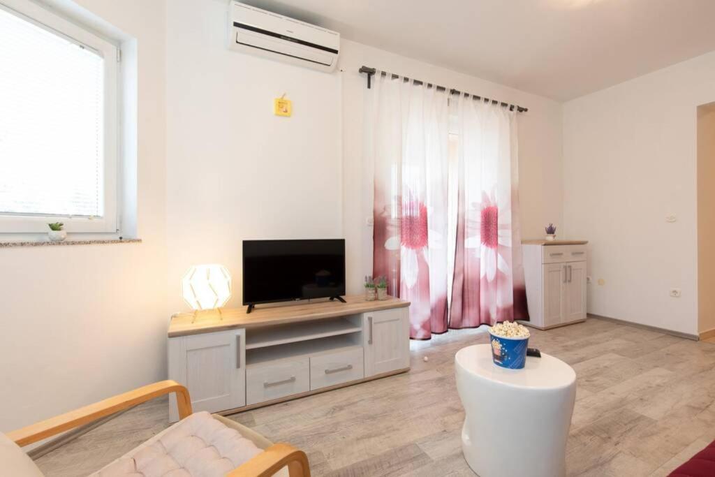Apartments Doris, Krk Krk Town Exterior photo