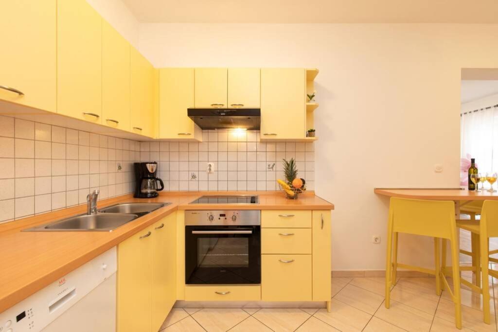 Apartments Doris, Krk Krk Town Exterior photo