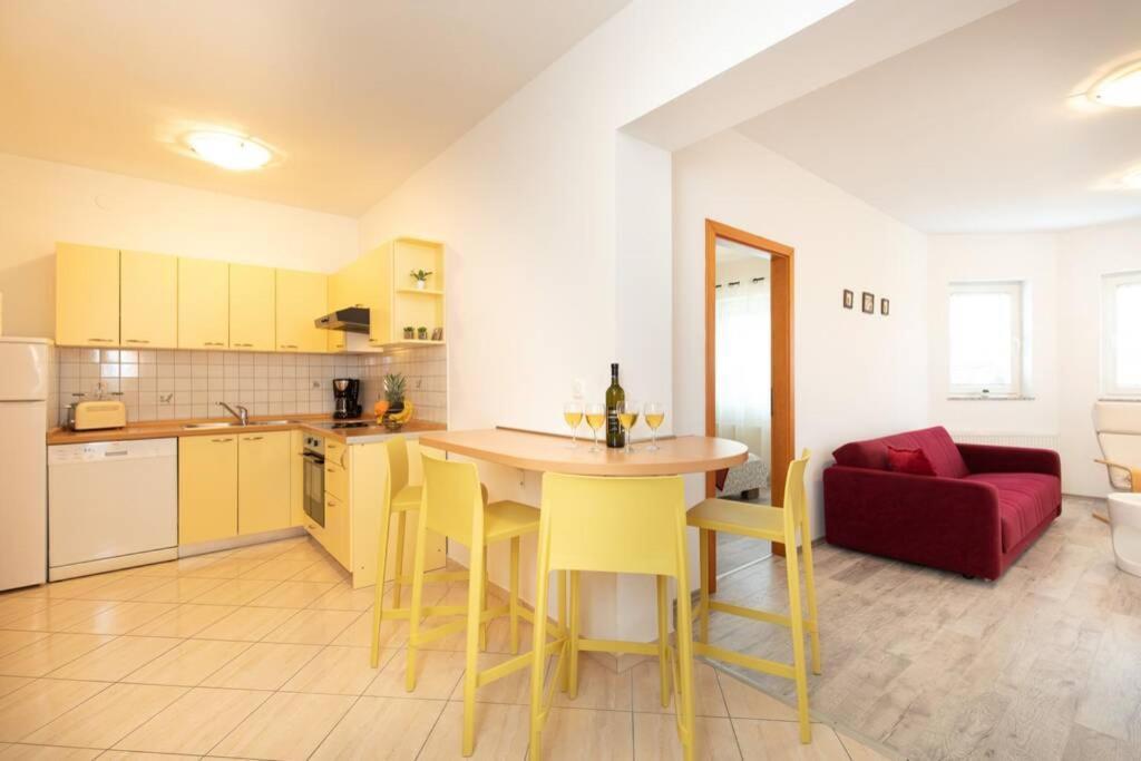 Apartments Doris, Krk Krk Town Exterior photo