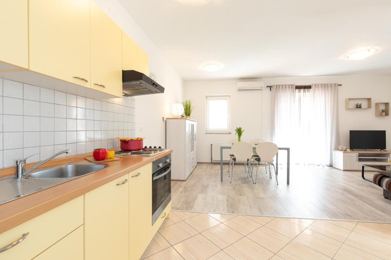 Apartments Doris, Krk Krk Town Exterior photo